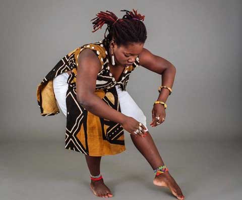 Aminata Sanou, danseuse chorégraphe : « J’ai renoncé à mon BEPC pour représenter le Burkina à une rencontre de danse » 1 Aminata Sanou, danseuse chorégraphe : « J’ai renoncé à mon BEPC pour représenter le Burkina à une rencontre de danse » 1