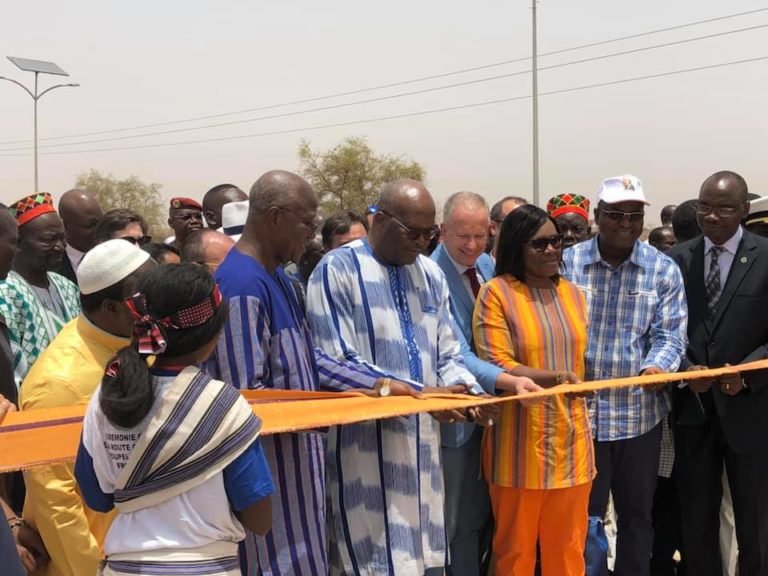 Burkina : Le Président Roch Kaboré inaugure 150 kilomètres de route réhabilités 1