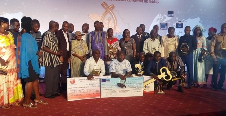 Prix galian : Hugues Richard Sama de l’Observateur Paalga sacré «Super galian» 2019 2