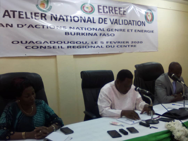 Energie : le ministère de l’énergie encourage des femmes à s’intéresser au secteur 2 Energie : le ministère de l’énergie encourage des femmes à s’intéresser au secteur 2