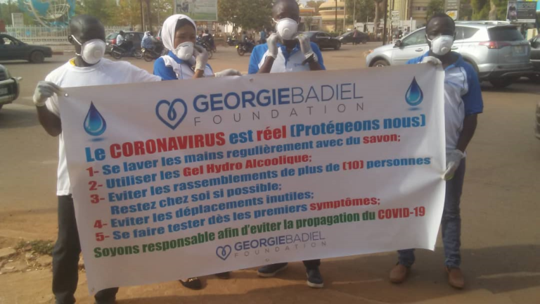 COVID-19 : une sensibilisation pour réduire la propagation 1 COVID-19 : une sensibilisation pour réduire la propagation 1