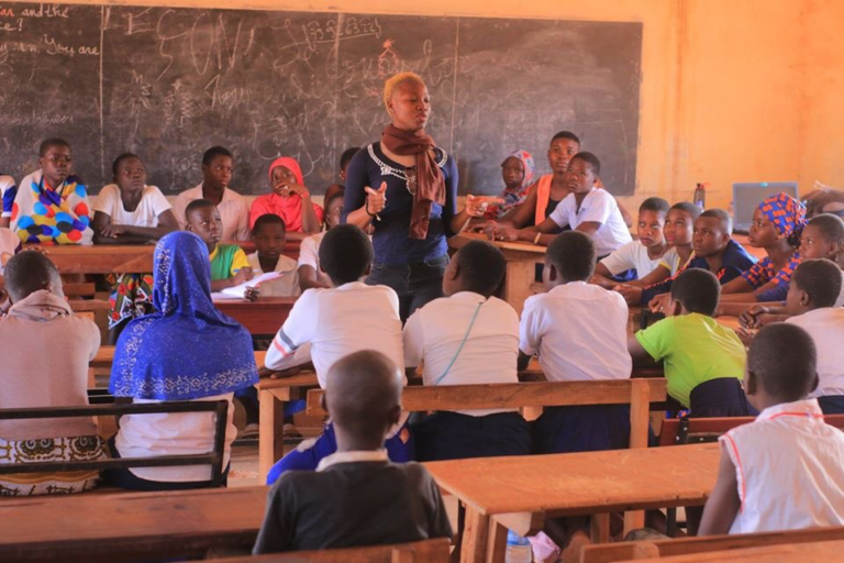 DYNEXAFRICA : un programme pour rendre performantes les jeunes africaines sur le plan technologique 1 DYNEXAFRICA : un programme pour rendre performantes les jeunes africaines sur le plan technologique 1