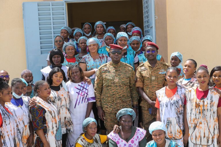 Burkina: Damiba encourage les veuves et les orphelins des militaires tombés au front 2