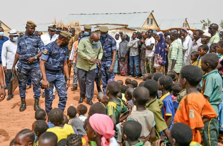 Situation humanitaire au Centre-nord : le Premier ministre solidaire des PDI de Kongoussi 1