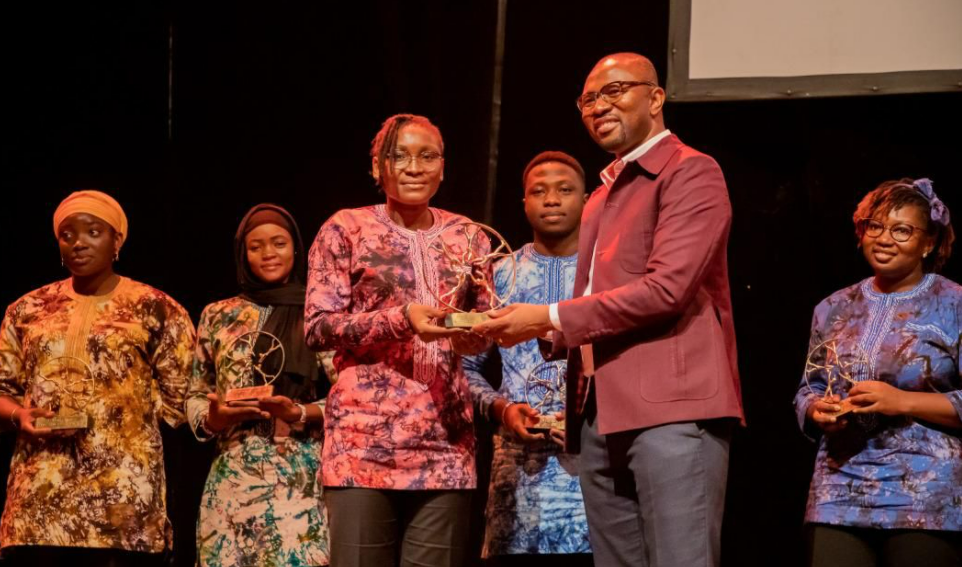 Reine Stéphanie Thiombiano : le visage de la promotion de la SSR au Burkina 3 Reine Stéphanie Thiombiano : le visage de la promotion de la SSR au Burkina 3