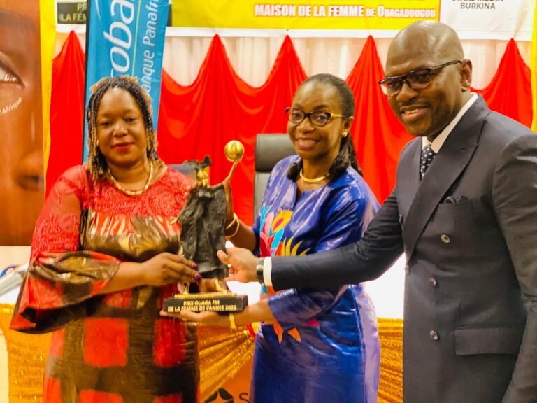 Femme Ouaga Fm 2022 : Marceline Tou/Soalla sur le tapis rouge 12 Femme Ouaga Fm 2022 : Marceline Tou/Soalla sur le tapis rouge 12