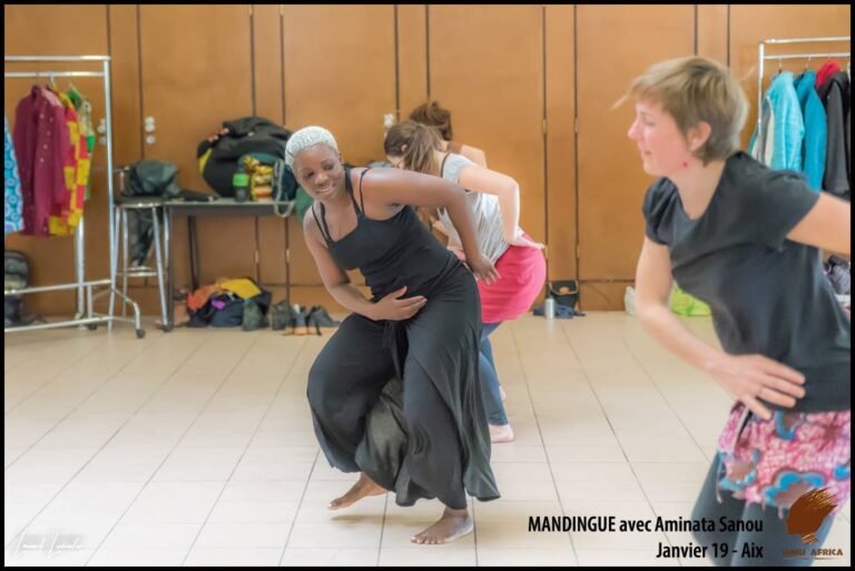 Aminata Sanou, danseuse chorégraphe : « J’ai renoncé à mon BEPC pour représenter le Burkina à une rencontre de danse » 1 Aminata Sanou, danseuse chorégraphe : « J’ai renoncé à mon BEPC pour représenter le Burkina à une rencontre de danse » 1