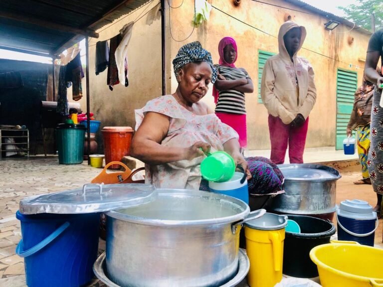 Mariam Traoré : 37 ans dans la vente de bouillie, plus de 100 clients par jour 1
