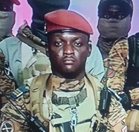 Burkina: le capitaine Ibrahim Traoré est désormais le chef de l'Etat, chef suprême des armées 20