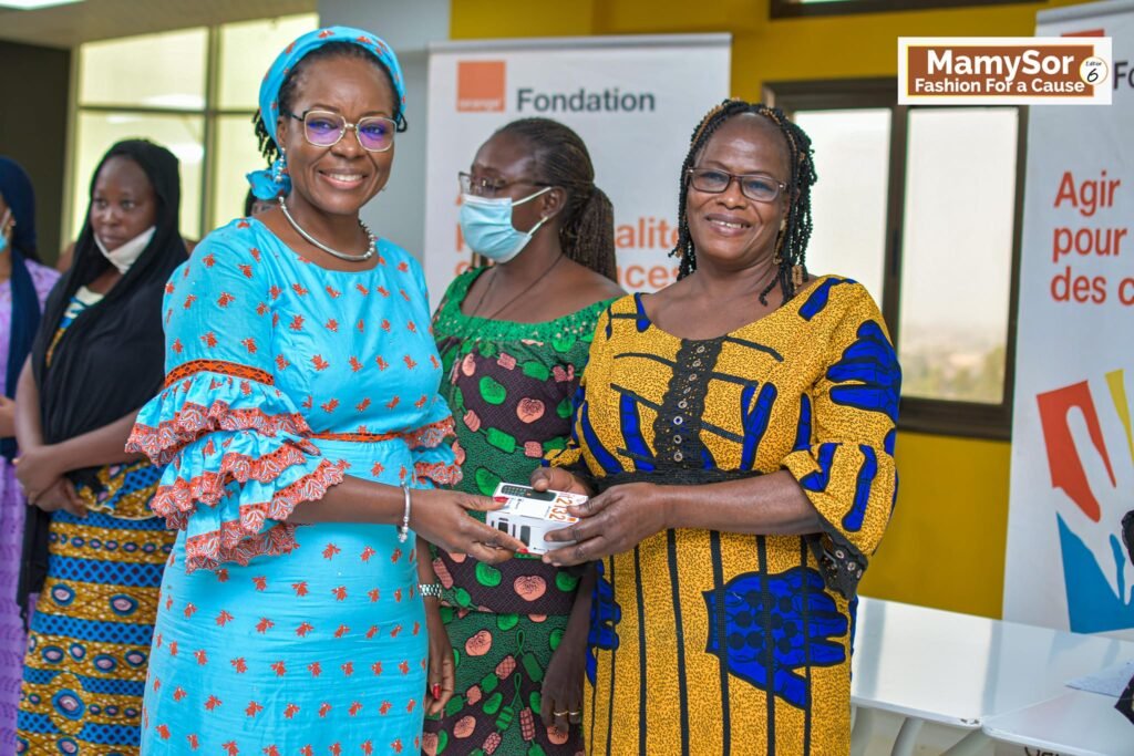 MamySor Fashion For A Cause : la Fondation Orange offre des téléphones à 25 femmes 4
