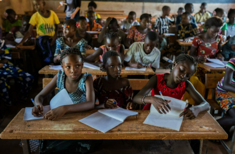 Entre survivre et aller à l’école, les enfants du Burkina sont obligés… 1 Entre survivre et aller à l’école, les enfants du Burkina sont obligés… 1