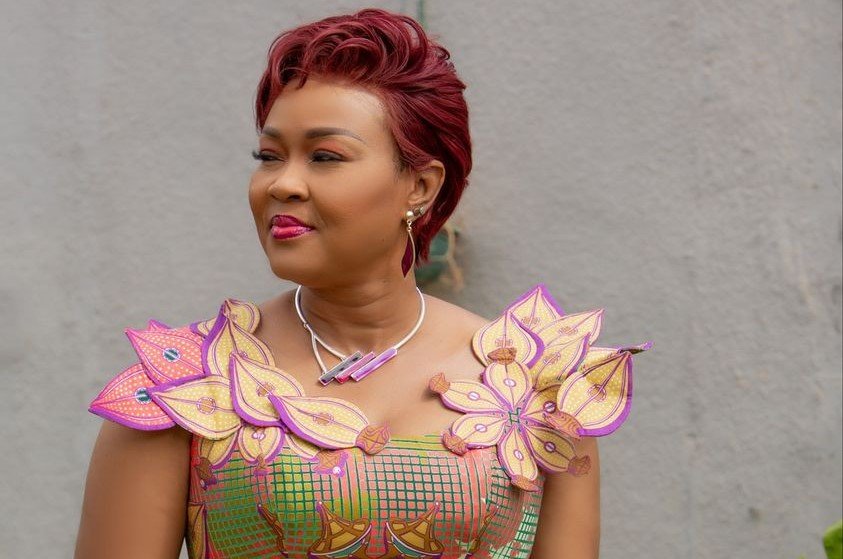 Chronique : les hummm… de Mariam Vanessa Touré sur – hommes et femmes rivalisent de deuxièmes bureaux 1 Chronique : les hummm… de Mariam Vanessa Touré sur – hommes et femmes rivalisent de deuxièmes bureaux 1