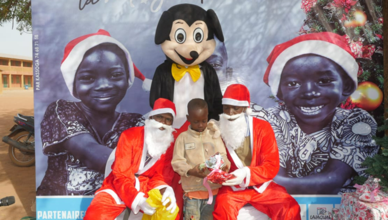 La Noël Pour Tous : l’association Women Integrity redonne du sourire aux enfants de l’arrondissement 3 de Ouagadougou 15