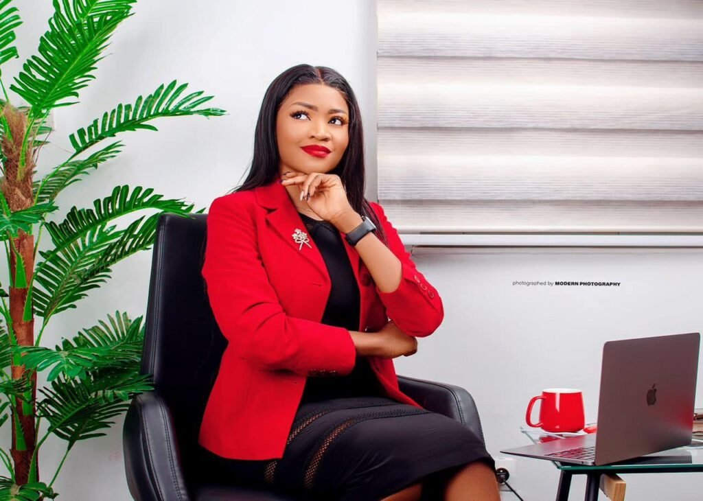 Burkina : top 5 des femmes les plus suivies sur Linkedin 3