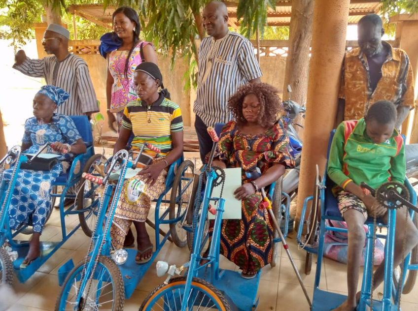 8 mars 2023 : 26 femmes handicapées roulent sur de nouveaux vélos 4