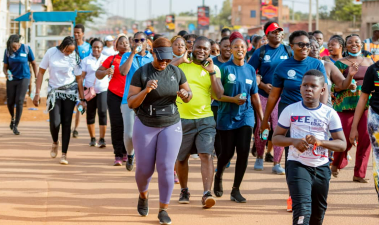 8 mars 2023 : des femmes font une randonnée pédestre sur 8 kilomètres 1 8 mars 2023 : des femmes font une randonnée pédestre sur 8 kilomètres 1