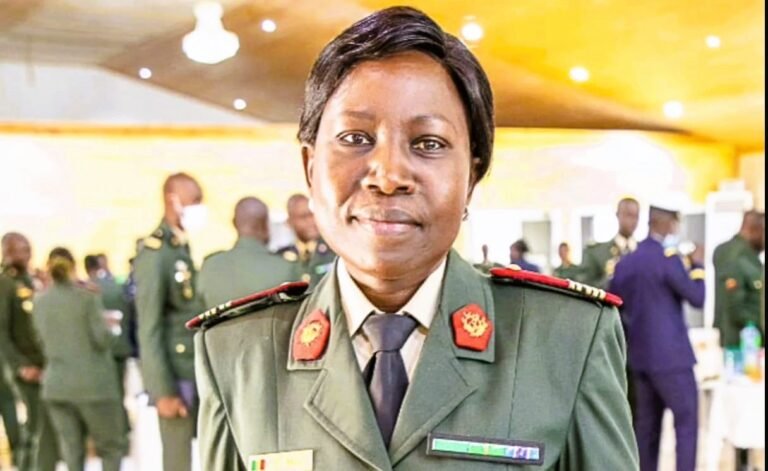 Fatou Fall : première femme nommée Générale dans l’armée sénégalaise 21