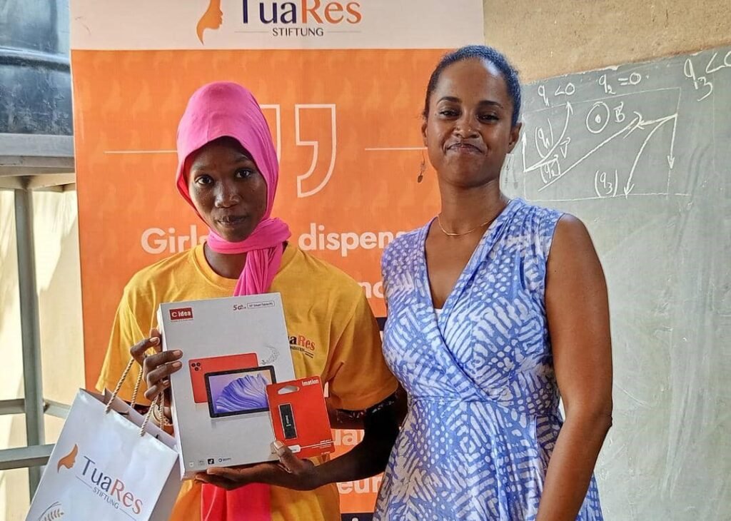 Camp Girl Tech : La fondation TuaRes forme plus de 100 filles en informatique 3