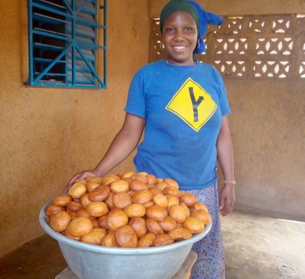 Alima Bebané : refuser de partir en Italie pour vendre des gâteaux à Garango 2