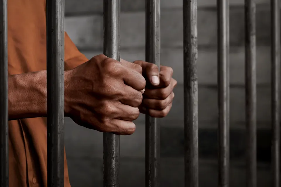 Dédougou : un enseignant vacataire est condamné à 6 mois de prison pour atteinte à la pudeur 1 Dédougou : un enseignant vacataire est condamné à 6 mois de prison pour atteinte à la pudeur 1