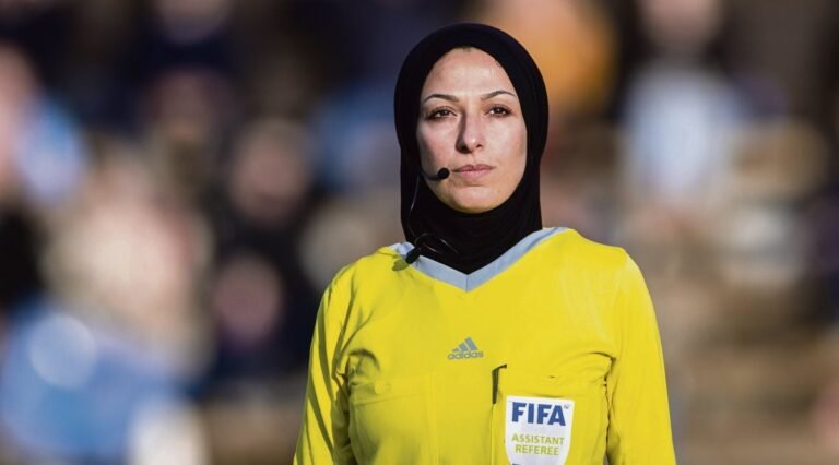 Football : Heba Saadieh, 1ère femme palestinienne arbitre et voilée 14