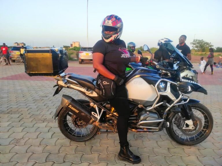 « Je n’ai pas choisi la moto, c’est une passion qui est née en moi », Jessica Dayamba, femme motarde 1 « Je n’ai pas choisi la moto, c’est une passion qui est née en moi », Jessica Dayamba, femme motarde 1