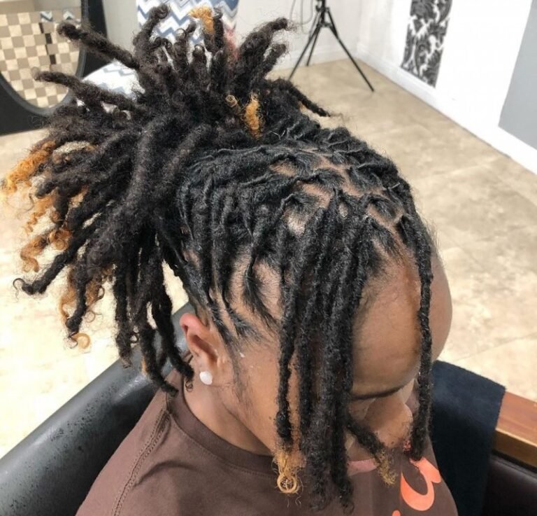 Ouagadougou : Dreadlocks, la coiffure qui impacte les recettes des coiffeuses 1 Ouagadougou : Dreadlocks, la coiffure qui impacte les recettes des coiffeuses 1
