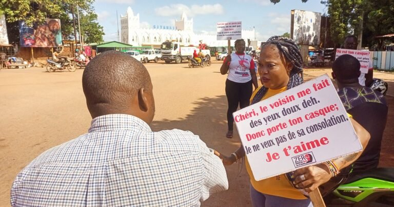 « La tête est sensible. Le port obligatoire du casque est nécessaire », une citoyenne 14