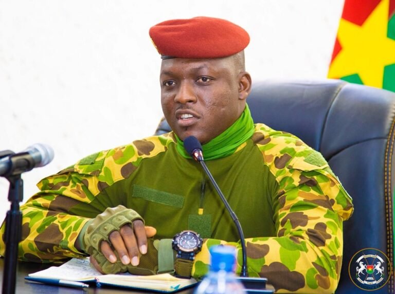 Burkina : Ibrahim Traoré invite les banques à financer les entreprises portées par les femmes et jeunes 1 Burkina : Ibrahim Traoré invite les banques à financer les entreprises portées par les femmes et jeunes 1