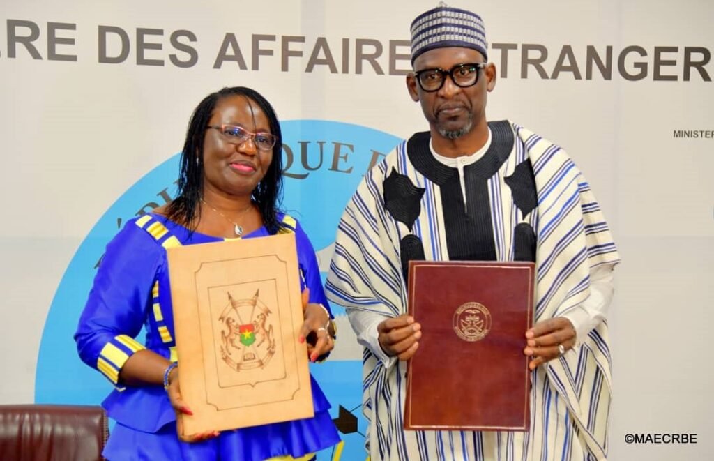 Partenariat : un traité d’amitié et de coopération (TAC) entre le Mali et le Burkina Faso 2 Partenariat : un traité d’amitié et de coopération (TAC) entre le Mali et le Burkina Faso 2