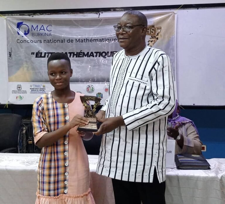 Concours national Elite mathématiques 2023 : Lyndie Toe et Julie Ouédraogo désignées meilleures lauréates 1 Concours national Elite mathématiques 2023 : Lyndie Toe et Julie Ouédraogo désignées meilleures lauréates 1