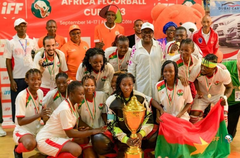 Floorball : l'équipe féminine du Burkina remporte la coupe d'Afrique 1 Floorball : l'équipe féminine du Burkina remporte la coupe d'Afrique 1