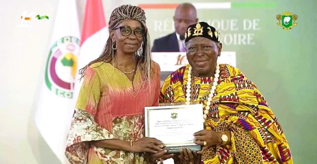 Côte d’Ivoire : l’écrivaine Fatou Keita remporte le prix de la littérature et des arts 2
