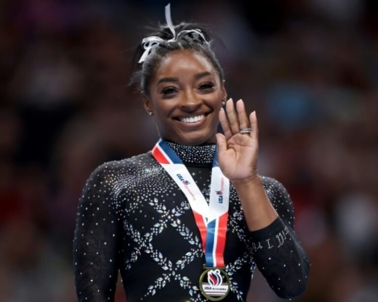 Championnats du monde de gymnastique artistique 2023 : Simone Biles remporte le concours général individuel 1 Championnats du monde de gymnastique artistique 2023 : Simone Biles remporte le concours général individuel 1