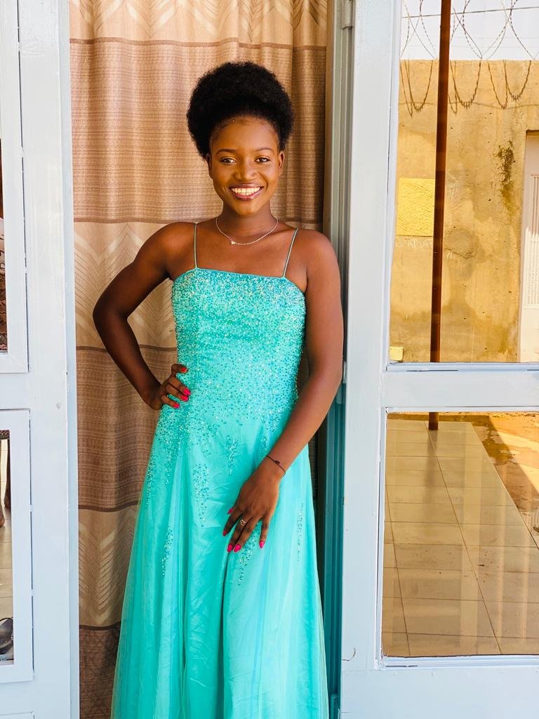Djamilatou Raïssa Dama: De communicante à confectionneuse de bouquets d’argent 2 Djamilatou Raïssa Dama: De communicante à confectionneuse de bouquets d’argent 2