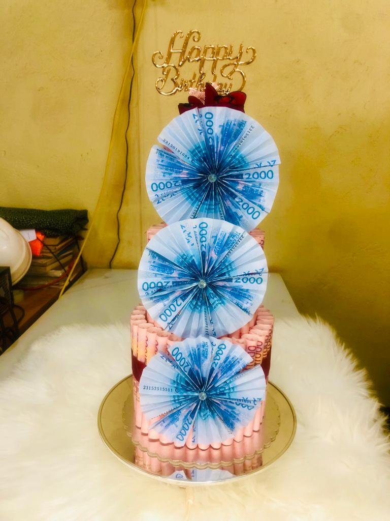 Djamilatou Raïssa Dama: De communicante à confectionneuse de bouquets d’argent 4 Djamilatou Raïssa Dama: De communicante à confectionneuse de bouquets d’argent 4