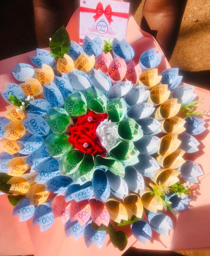 Djamilatou Raïssa Dama: De communicante à confectionneuse de bouquets d’argent 5 Djamilatou Raïssa Dama: De communicante à confectionneuse de bouquets d’argent 5