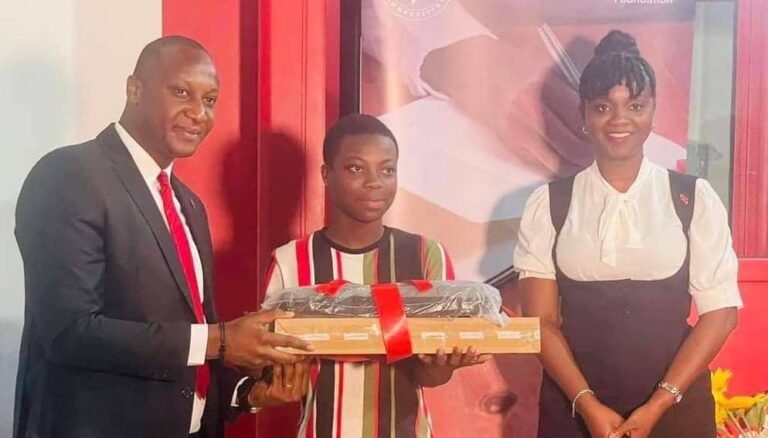Concours national de dissertation : Adonis Affoua Kouacou est lauréate avec une moyenne de 17/20 9