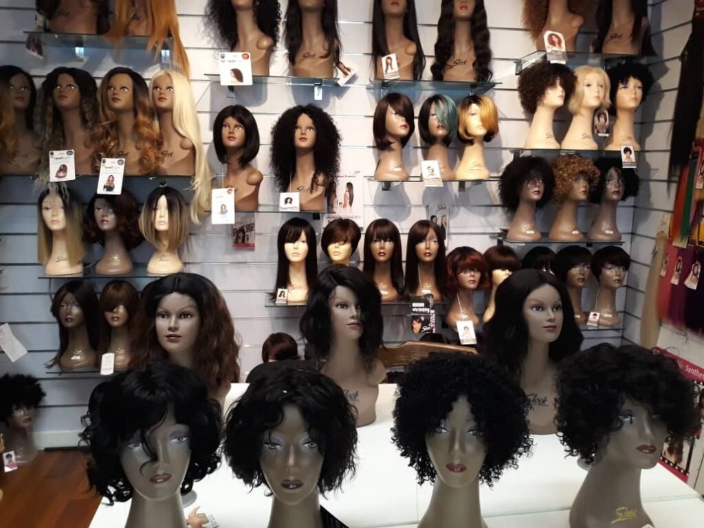 Perruques : Cet accessoire de beauté de plus en plus utilisé par les Ouagalaises 2 Perruques : Cet accessoire de beauté de plus en plus utilisé par les Ouagalaises 2