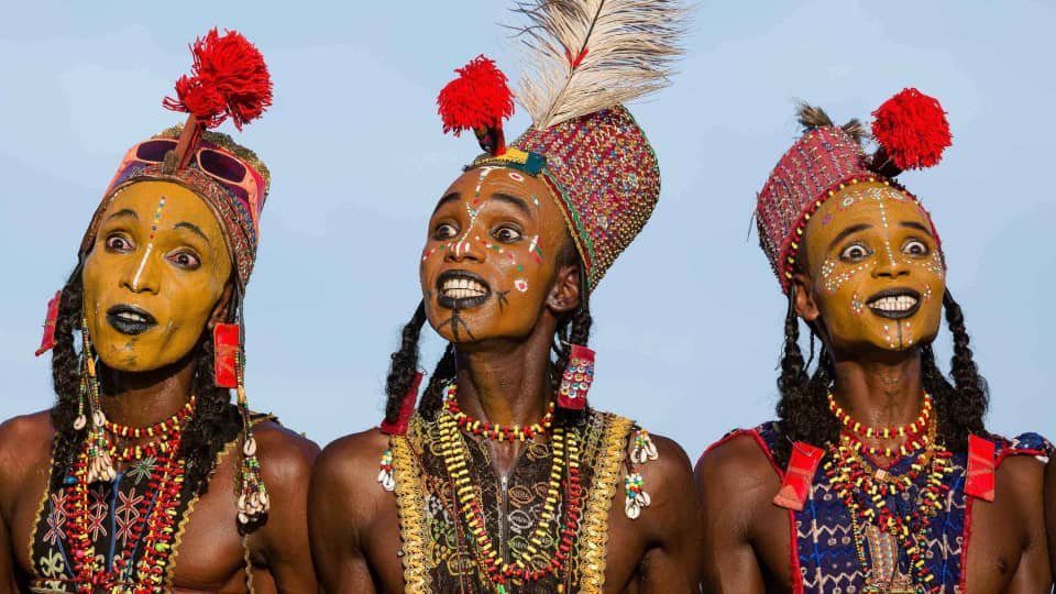 Wodaabe : la tribu africaine qui organise le ‘’Festival du vol de femme’’ 2 Wodaabe : la tribu africaine qui organise le ‘’Festival du vol de femme’’ 2