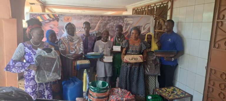 Burkina : Le festival Puulaku solidaire à des femmes du foyer Fama 4