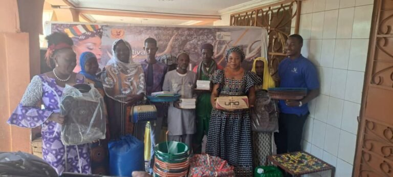 Burkina : Le festival Puulaku solidaire à des femmes du foyer Fama 9