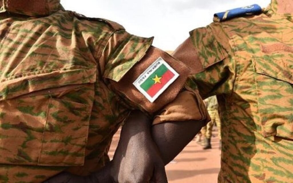 Burkina : 4 militaires radiés pour trafic d’armes, vol et de recel de matériels de l’armée