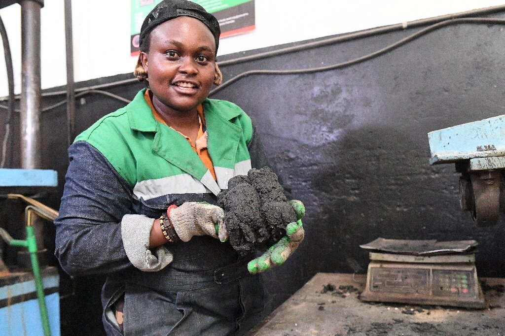 Nzambi Matte : l’entrepreneure kenyane qui transforme les déchets plastiques en briques de construction 2 Nzambi Matte : l’entrepreneure kenyane qui transforme les déchets plastiques en briques de construction 2