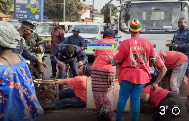 Conakry : Des femmes en manifestation contre la vie chère 3