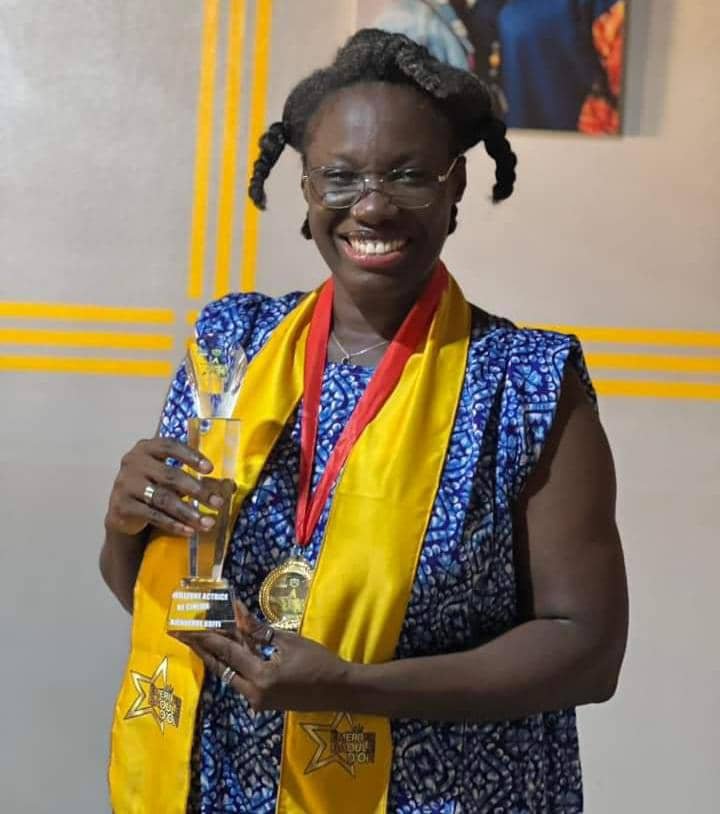 Emérites Baoulé d’Or 2024 : Bienvenue Koffi alias Lady Nature désignée meilleure actrice cinéma baoulé 2 Emérites Baoulé d’Or 2024 : Bienvenue Koffi alias Lady Nature désignée meilleure actrice cinéma baoulé 2