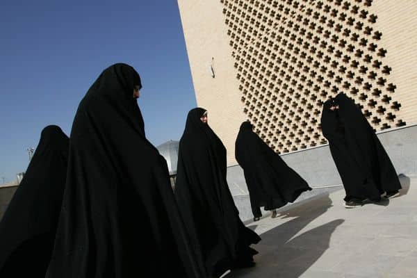 Iran : Deux femmes mises aux arrêts pour avoir dansé en public 9