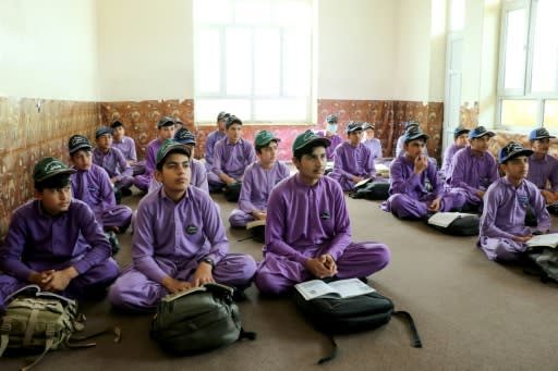 Afghanistan : Les filles et femmes effacées de l’espace public sous l’ordre des autorités 2 Afghanistan : Les filles et femmes effacées de l’espace public sous l’ordre des autorités 2