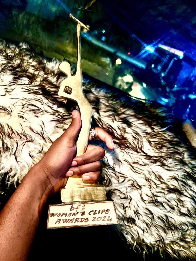 Musique : L’Elue lauréate du trophée BF1 Clip woman’s award 2024 2 Musique : L’Elue lauréate du trophée BF1 Clip woman’s award 2024 2