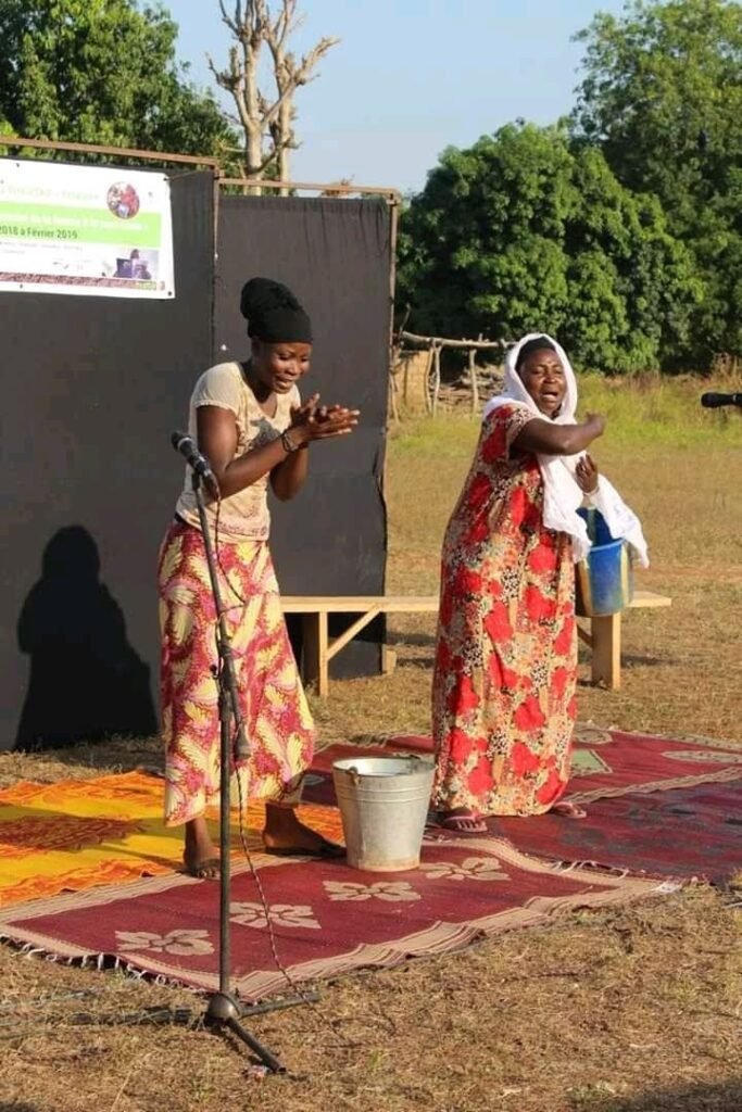 Alimatou Ouattara: Diplômée en Droit mais danseuse, comédienne et metteuse en scène 4